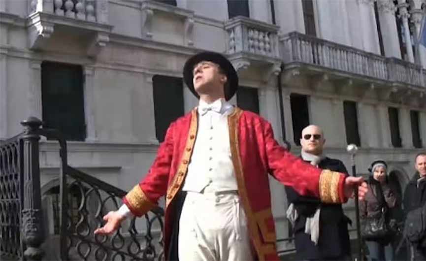 Carnival Walking theatre show: Codega, Venice Carnival