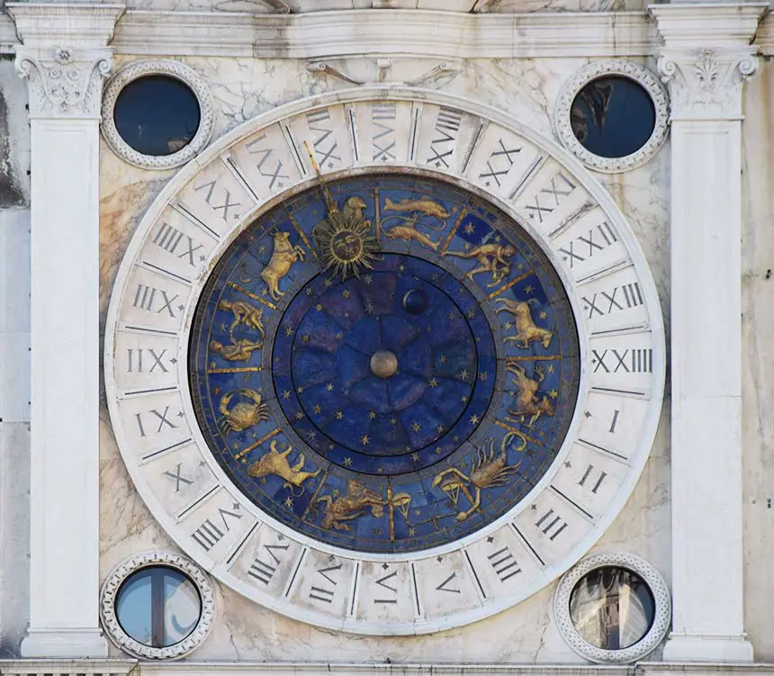 Quadrante della Torre dei Mori a Venezia