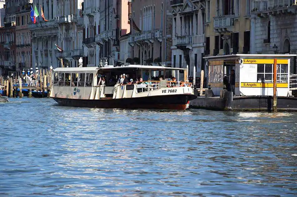 Linhas dos vaporetto (ônibus aquáticos) ACTV em Veneza