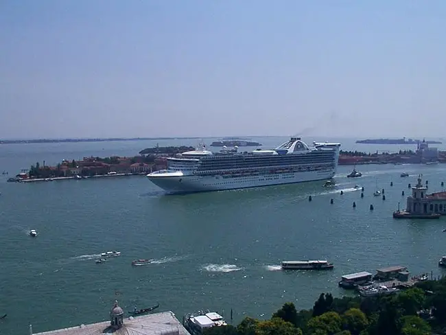 Terminal Crociere Venezia in vaporetto