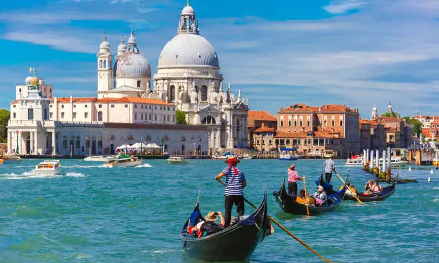 Paseo privado en góndola de 60 minutos con guía oficial en Venecia